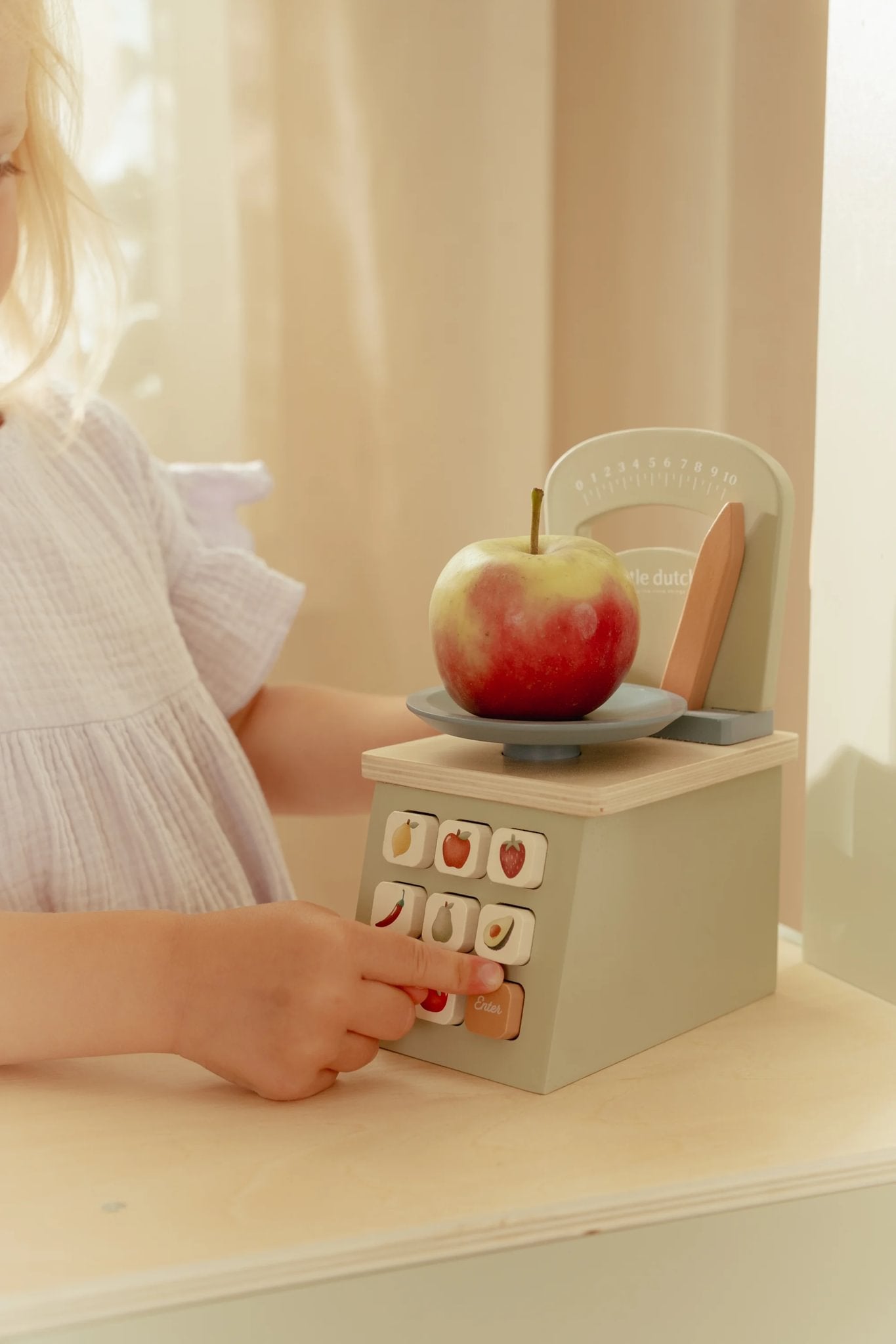 Little Dutch Toy Scale