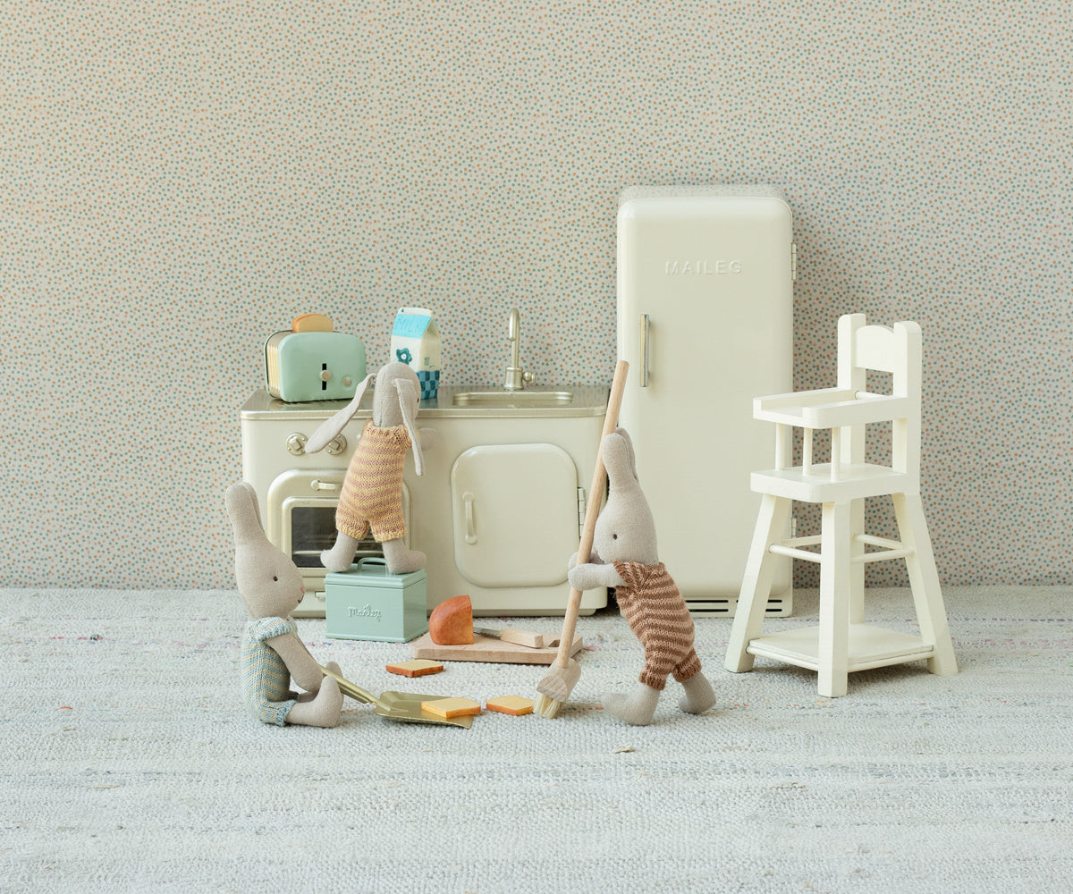 Maileg Bread box With Utensils Miniature