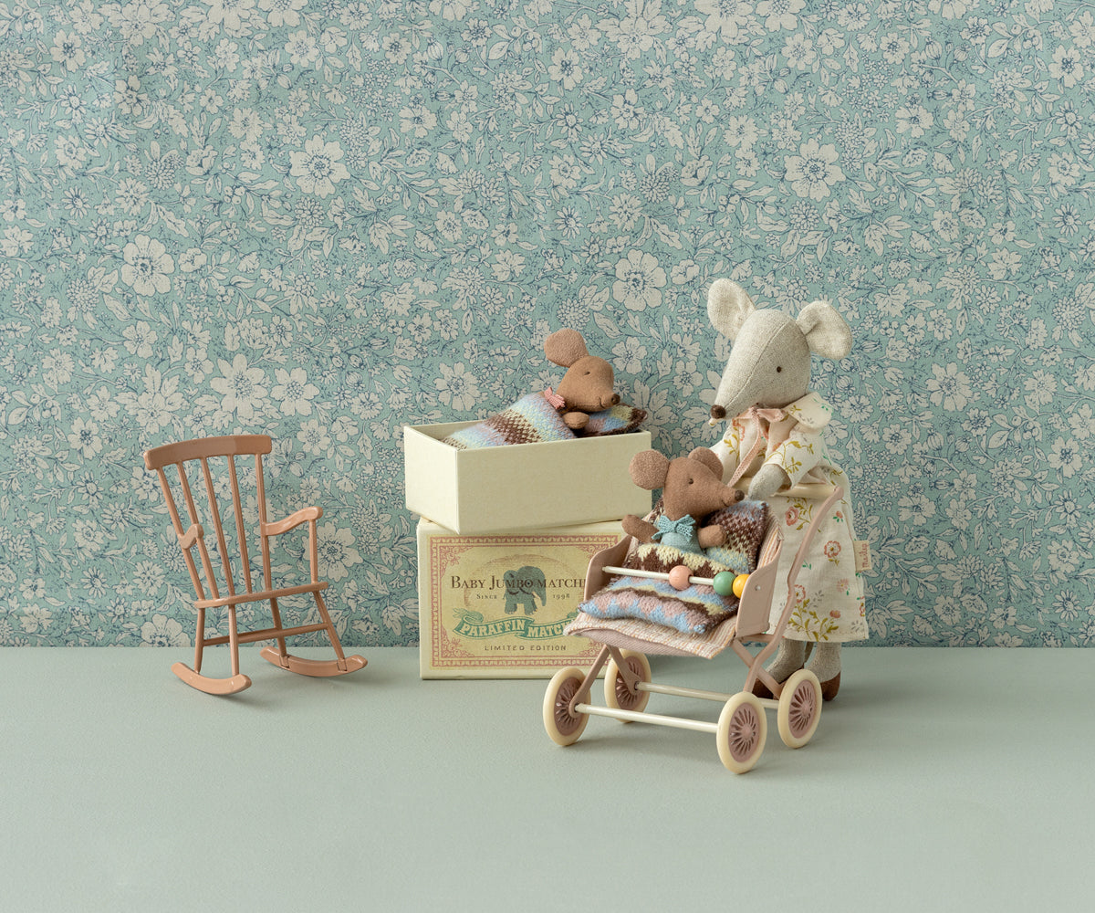 Maileg Mouse Rocking chair - Dark powder
