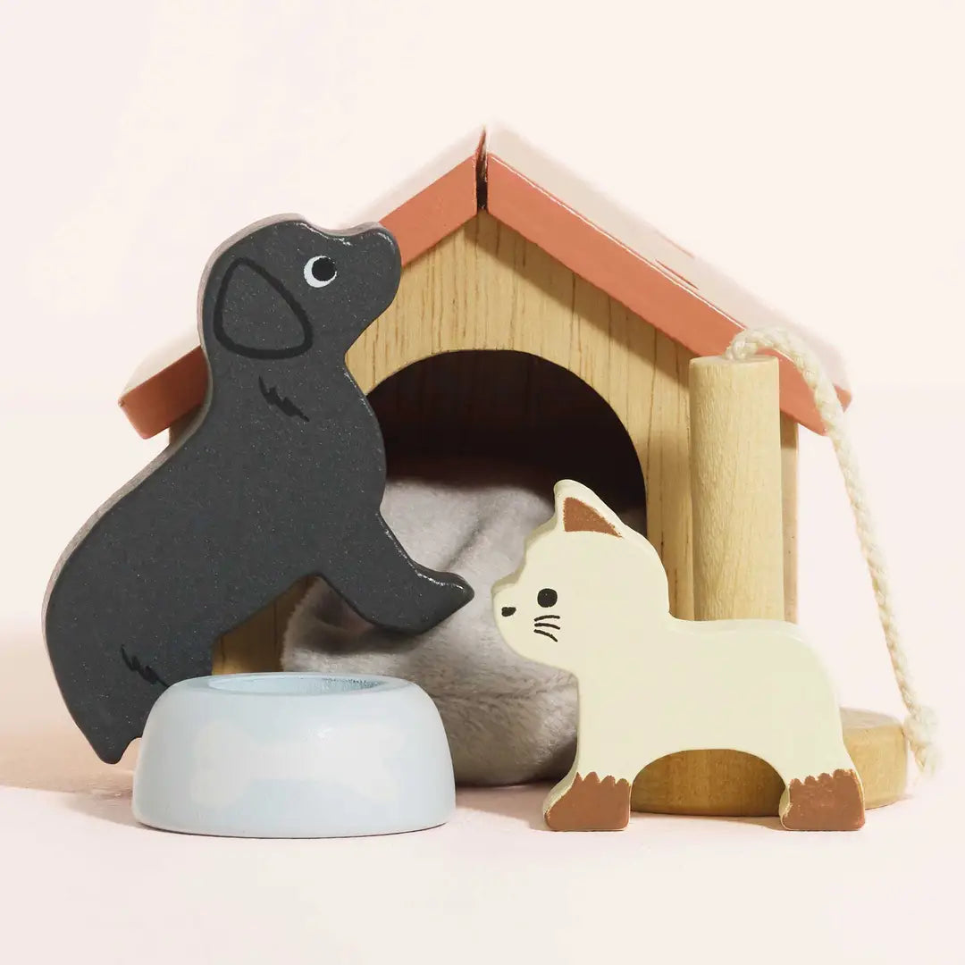 Le Toy Van Wooden Dolls House Pet Set (Dog & Cat)