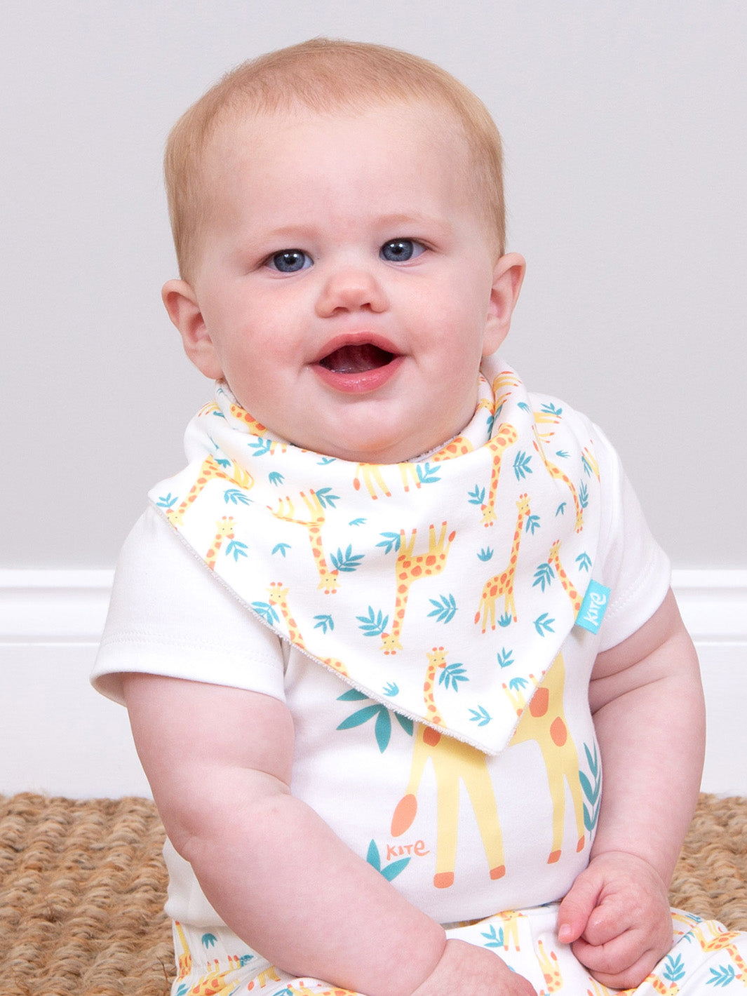 Kite Hello Giraffe Bib