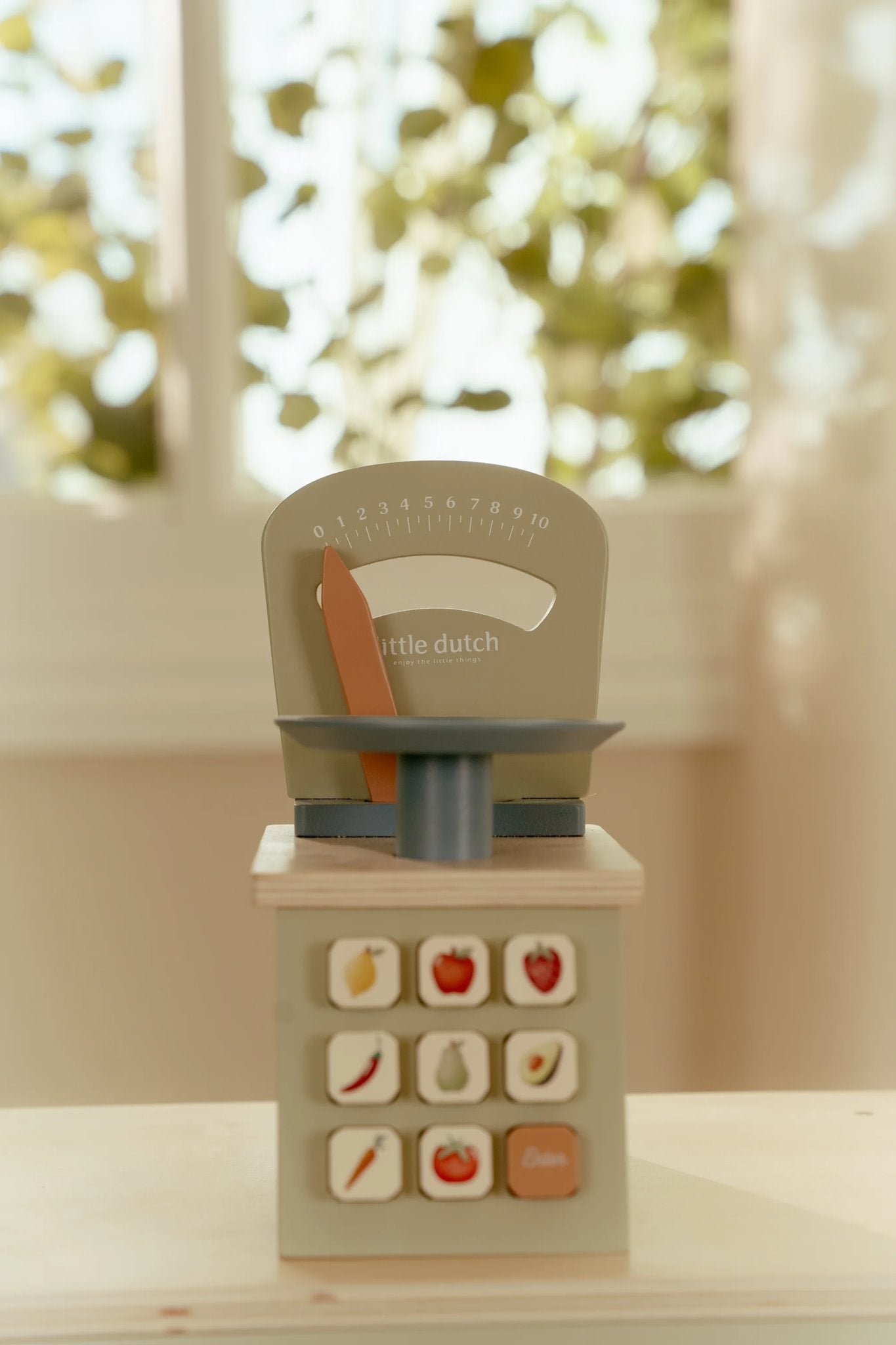 Little Dutch Toy Scale