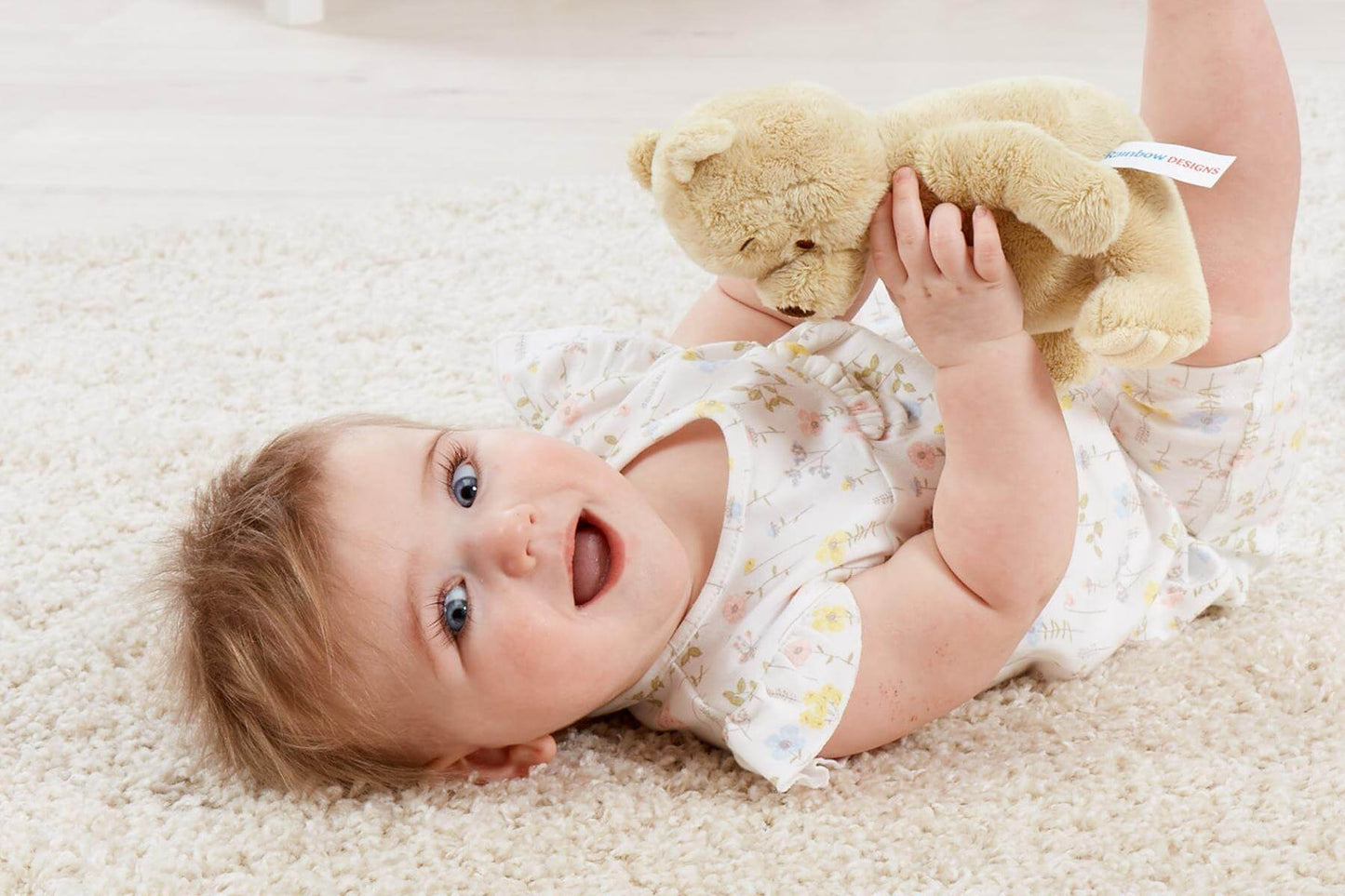 Rainbow Designs Winnie The Pooh Classic Soft Toy