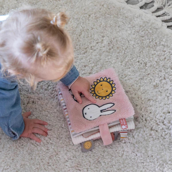 Miffy Activity book Fluffy - Pink