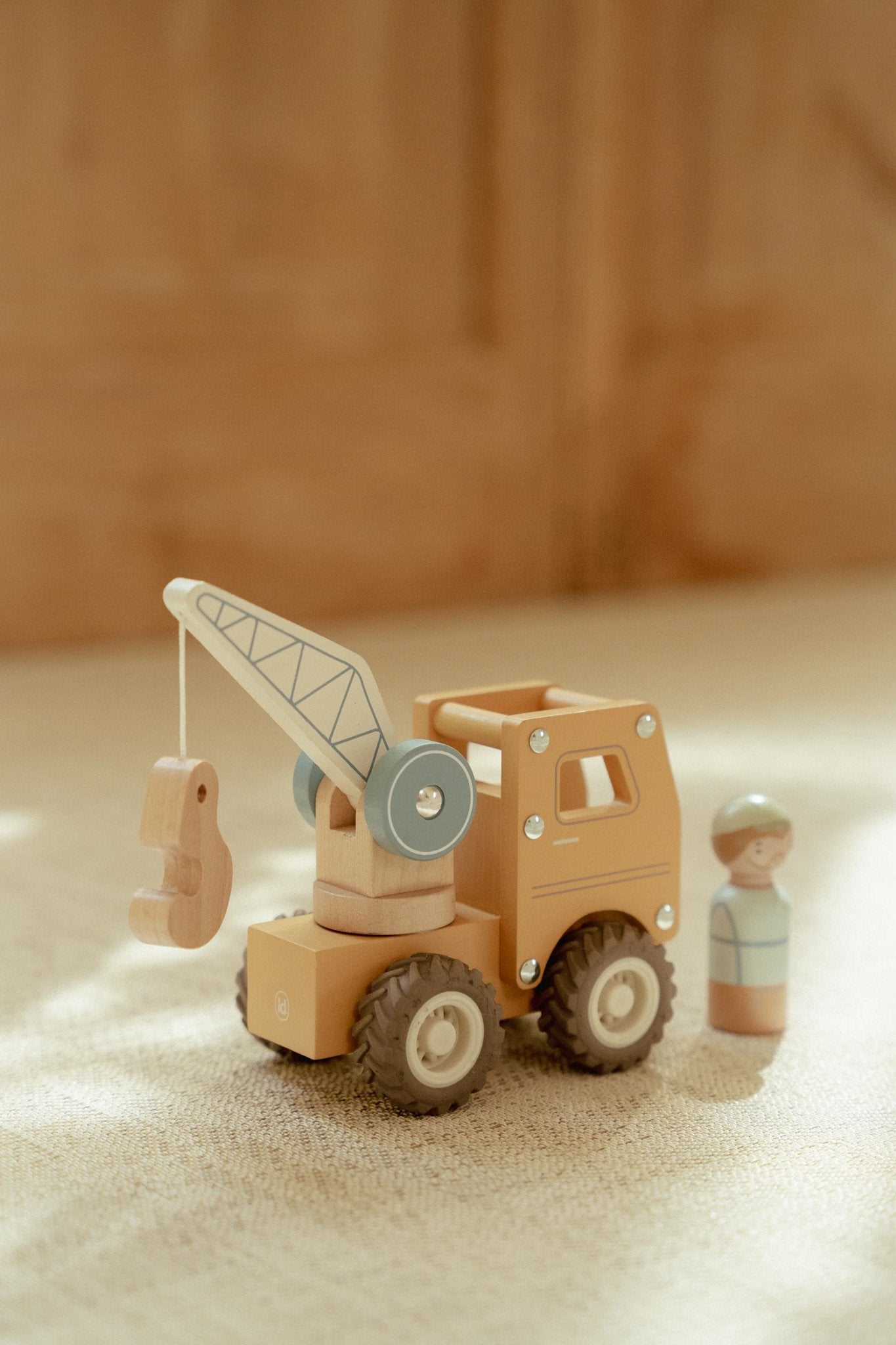 Little Dutch Wooden Crane With Pegdoll