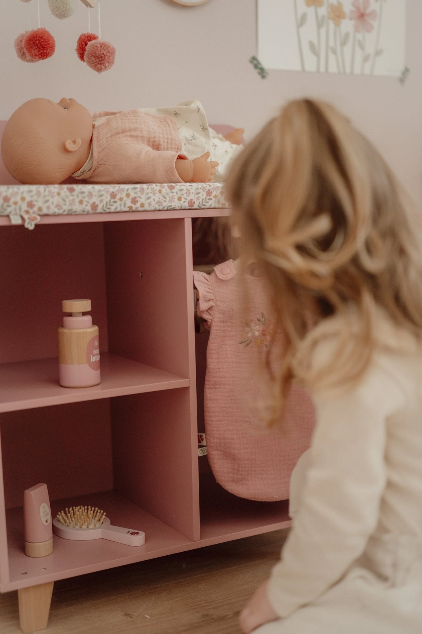 Little Dutch Doll Changing Table