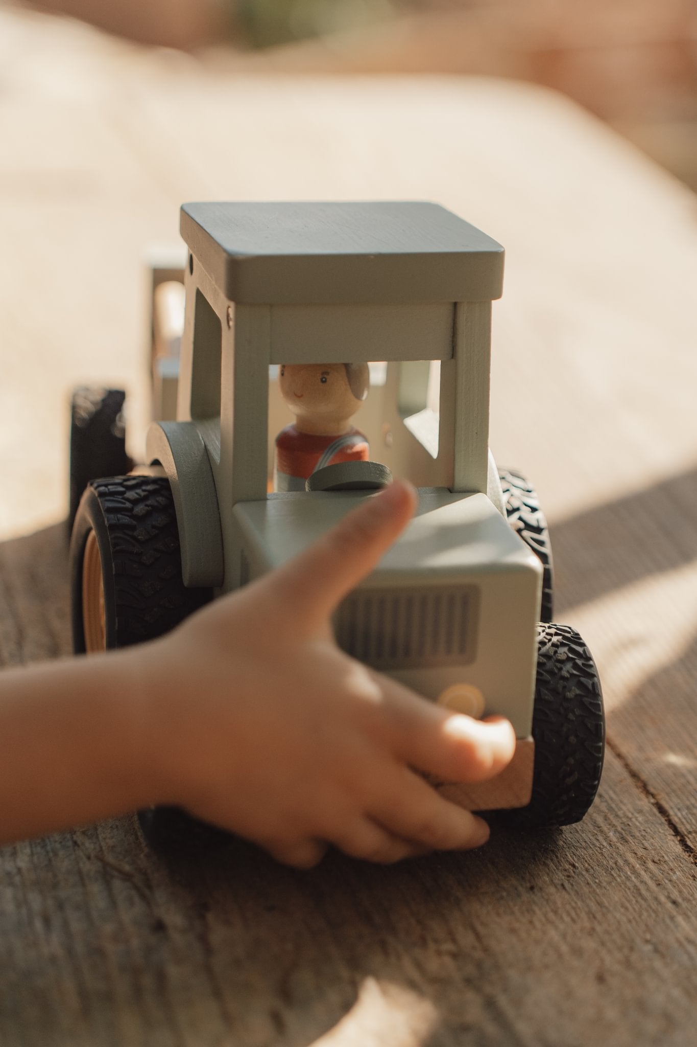 Little Dutch Tractor With Trailer- Little Farm
